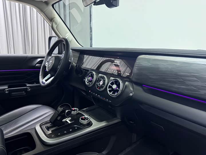 Фото 6 - Tank 300