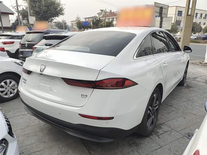 Фото 7 - Roewe D7
