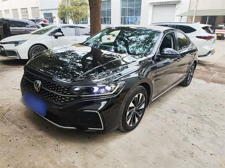 Фото 2 - Volkswagen Passat