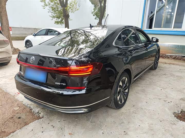 Фото 7 - Volkswagen Passat