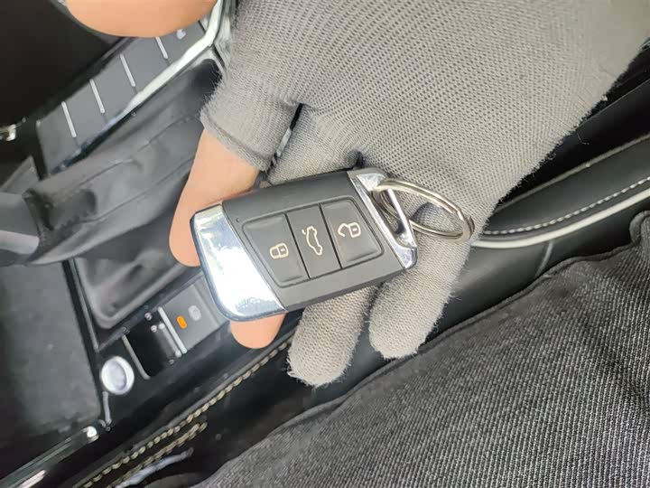 Фото 9 - Volkswagen Passat