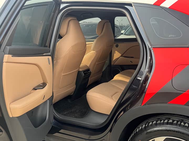 Фото 9 - BAIC Arcfox Alpha T5