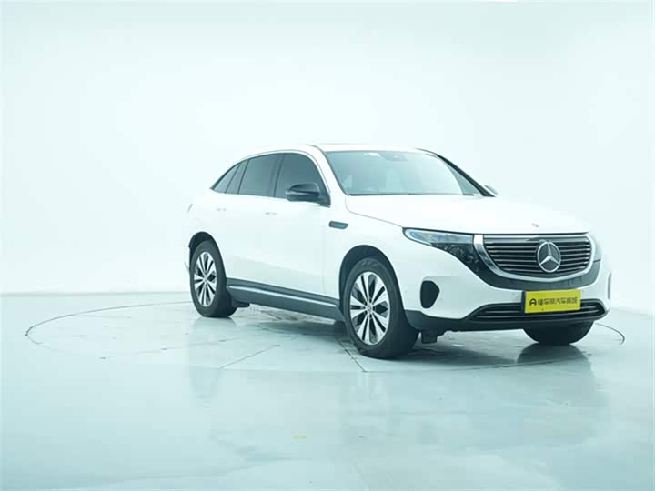 Фото 4 - Mercedes-Benz EQC
