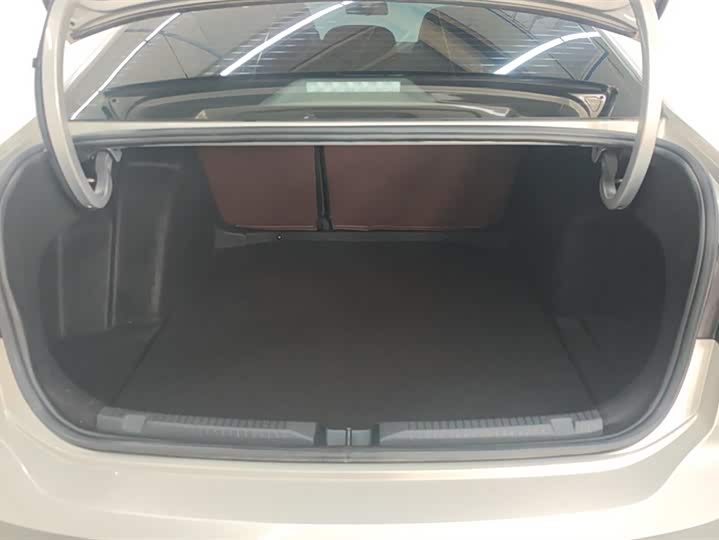 Фото 4 - Volkswagen Lavida