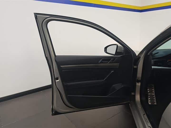 Фото 7 - Volkswagen Lavida