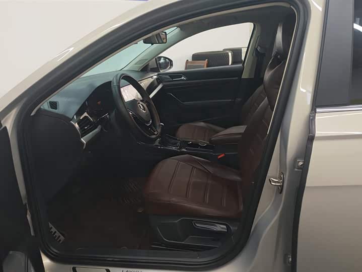 Фото 9 - Volkswagen Lavida