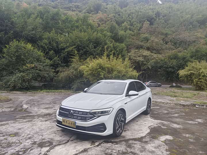 Фото 2 - Volkswagen Sagitar L