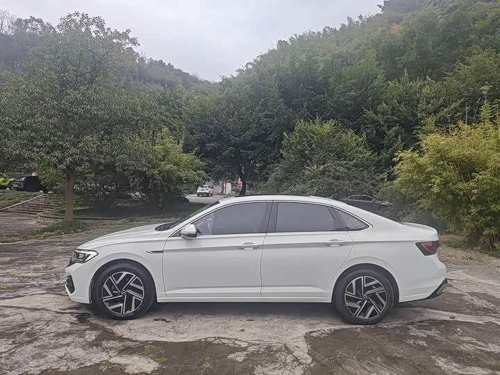 Фото 3 - Volkswagen Sagitar L