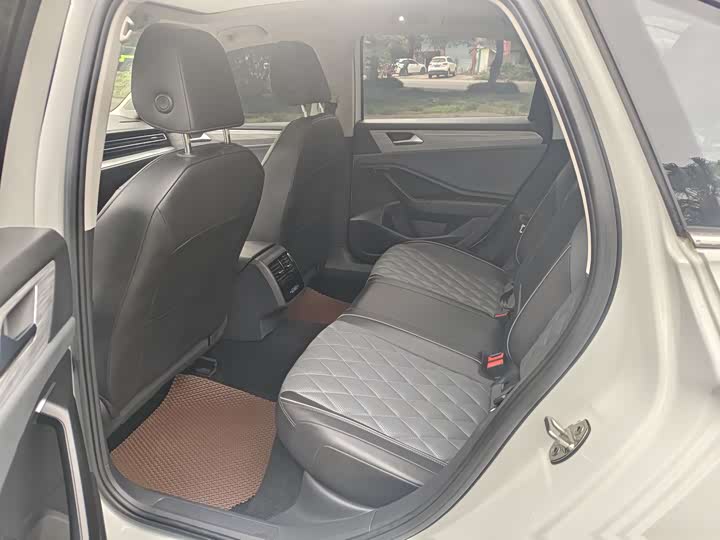 Фото 5 - Volkswagen Sagitar L