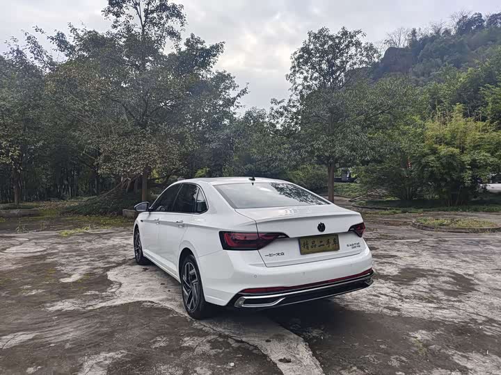 Фото 8 - Volkswagen Sagitar L