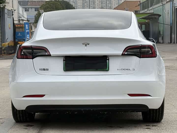 Фото 8 - Tesla Model 3