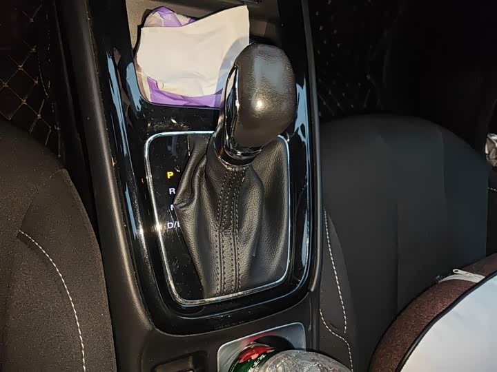 Фото 7 - Roewe i5