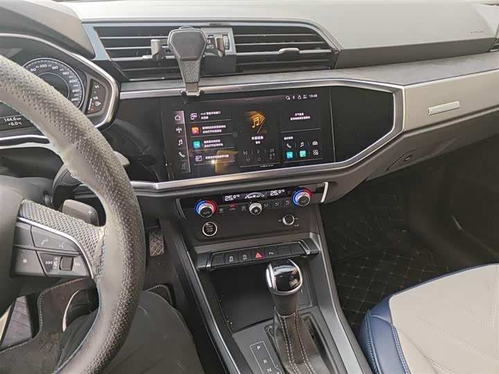 Фото 6 - Audi Q3