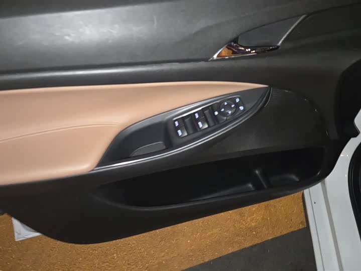 Фото 7 - Buick GL6