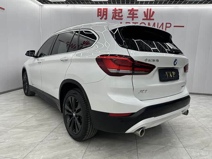 Фото 8 - BMW X1