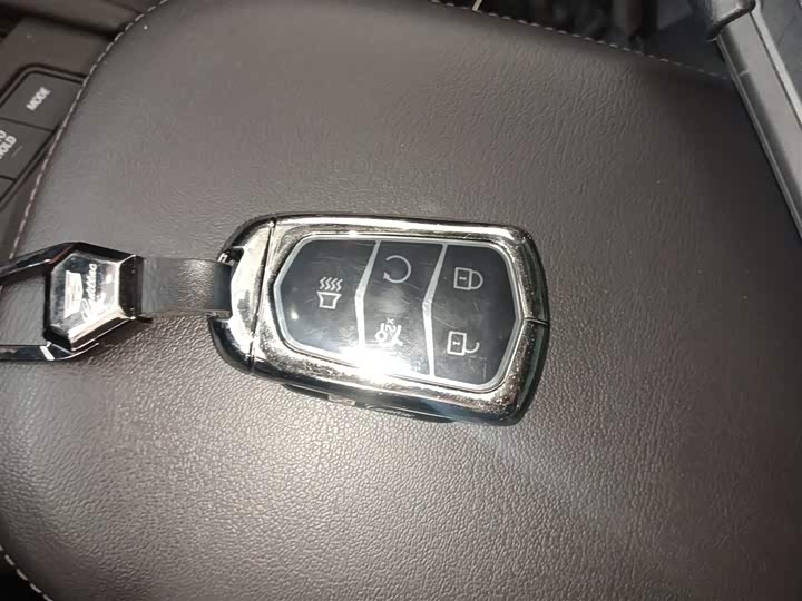 Фото 9 - Cadillac XT6