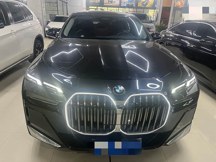 Фото 4 - BMW 7 Series