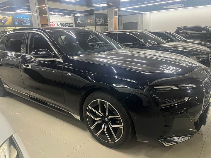 Фото 6 - BMW 7 Series