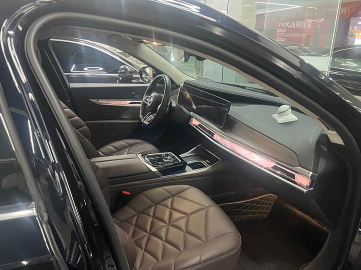 Фото 7 - BMW 7 Series