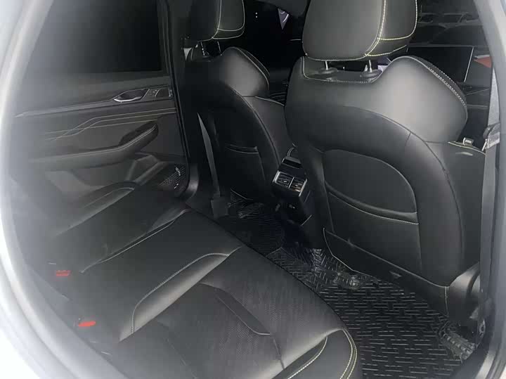 Фото 7 - Geely Preface