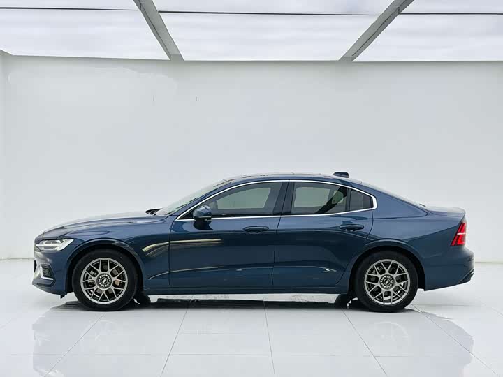 Фото 4 - Volvo S60