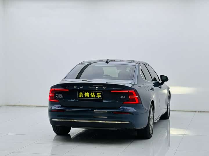 Фото 7 - Volvo S60