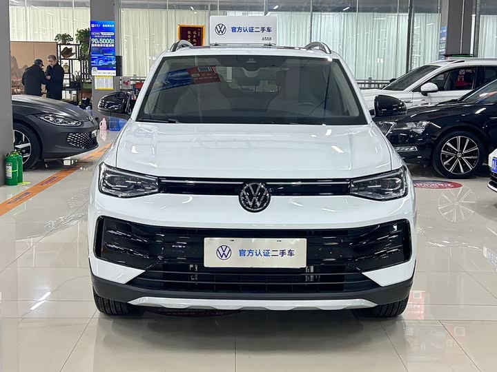 Фото 2 - Volkswagen Tharu