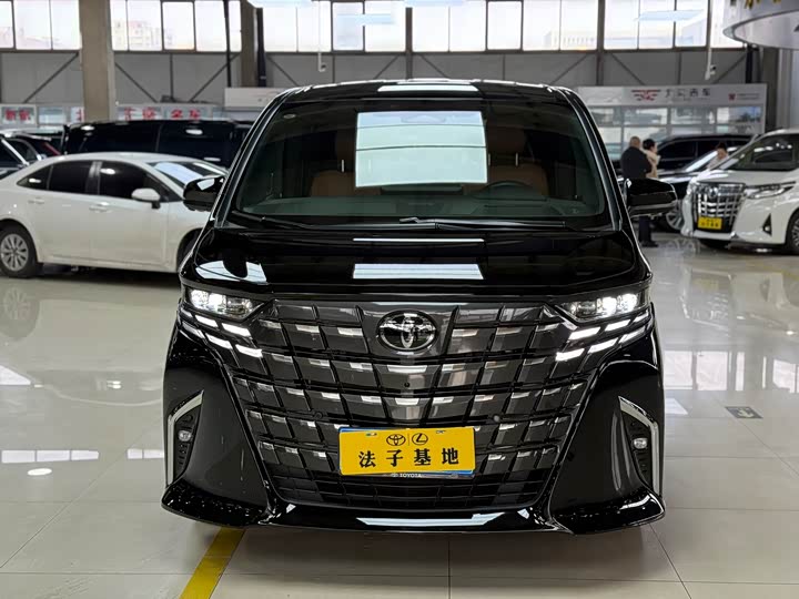 Фото 2 - Toyota Alphard