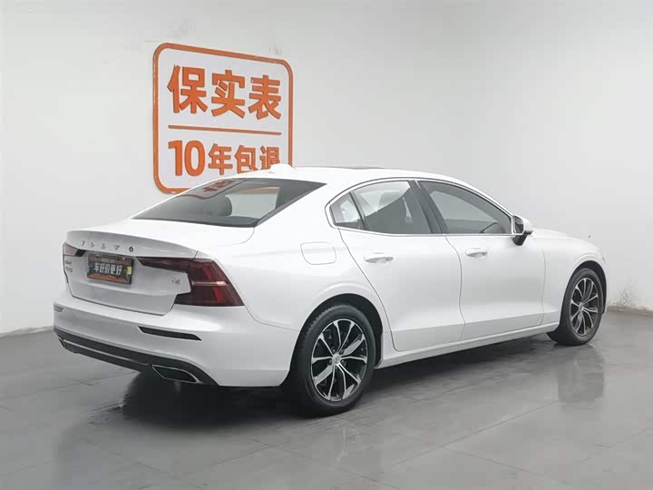 Фото 2 - Volvo S60