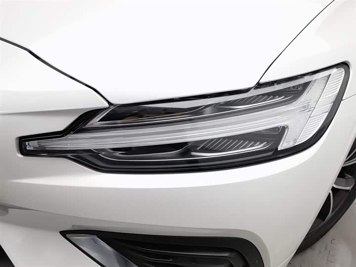 Фото 7 - Volvo S60