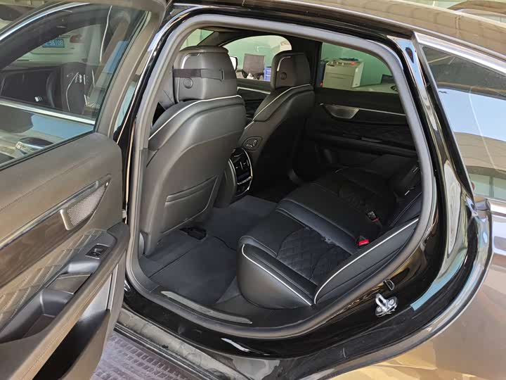 Фото 8 - Cadillac CT6