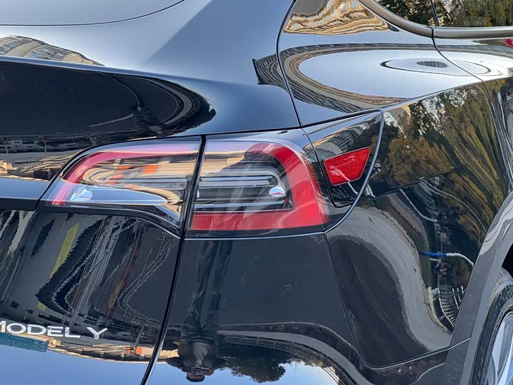 Фото 9 - Tesla Model Y