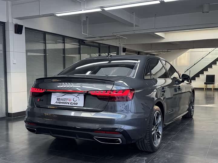 Фото 7 - Audi A4L