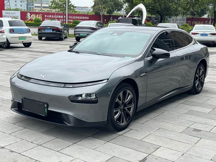 Фото 2 - XPeng P7