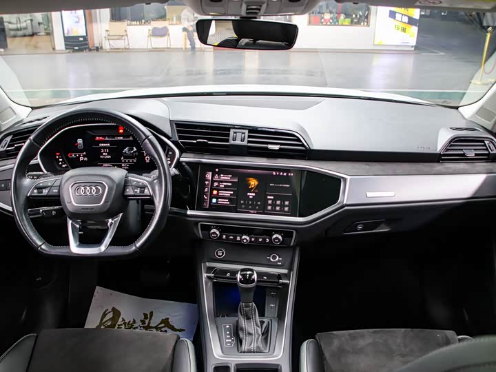 Фото 4 - Audi Q3