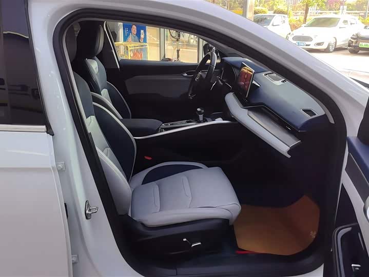 Фото 8 - Geely Preface