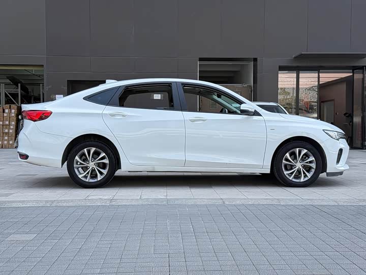 Фото 7 - Buick Verano