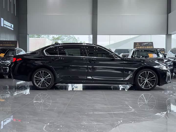 Фото 3 - BMW 5 Series