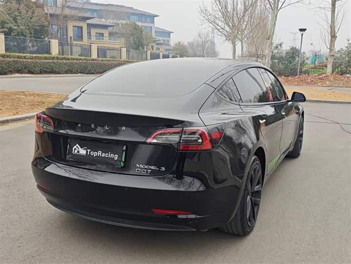 Фото 9 - Tesla Model 3