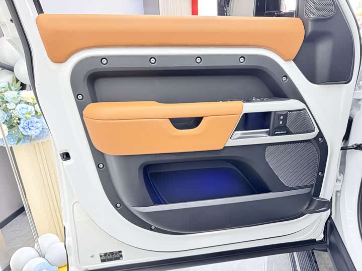 Фото 7 - Land Rover Defender