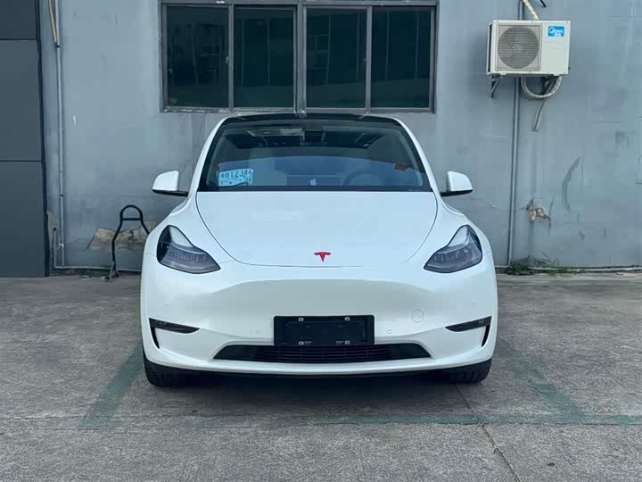 Фото 3 - Tesla Model Y
