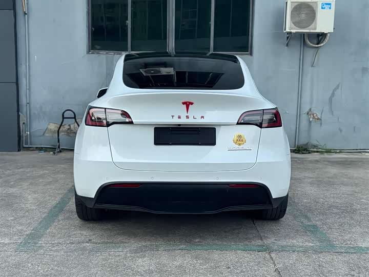 Фото 8 - Tesla Model Y