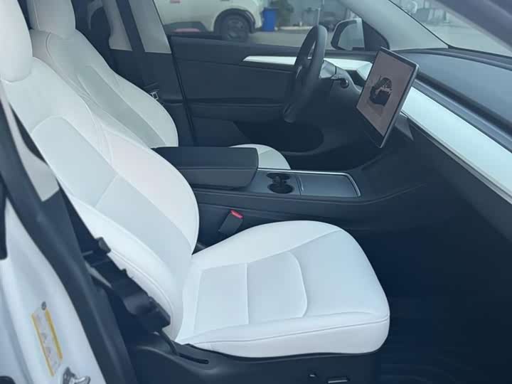 Фото 9 - Tesla Model Y