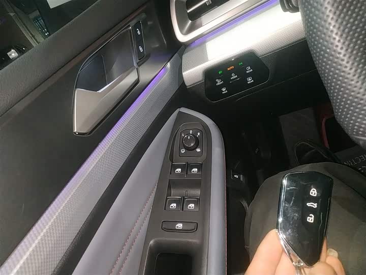 Фото 9 - Volkswagen Lamando L