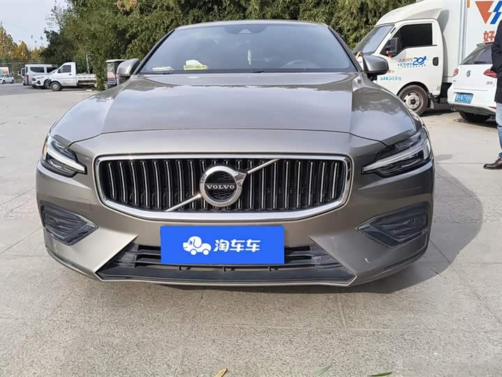 Фото 2 - Volvo S60