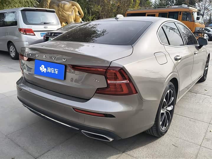 Фото 3 - Volvo S60