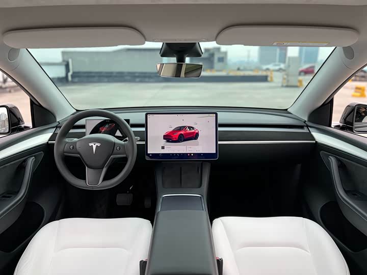 Фото 8 - Tesla Model Y
