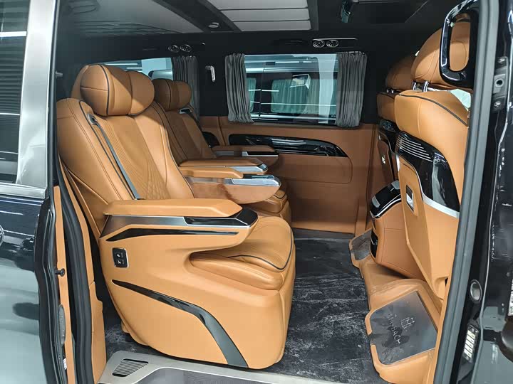 Фото 9 - Mercedes-Benz Vito