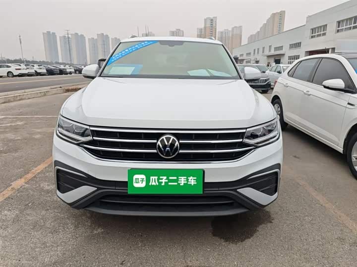 Фото 3 - Volkswagen Tiguan L Pro