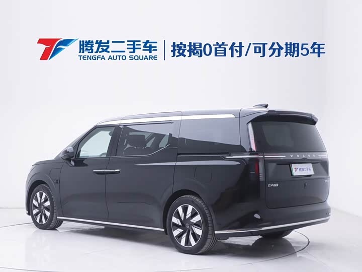 Фото 3 - Volvo EM90